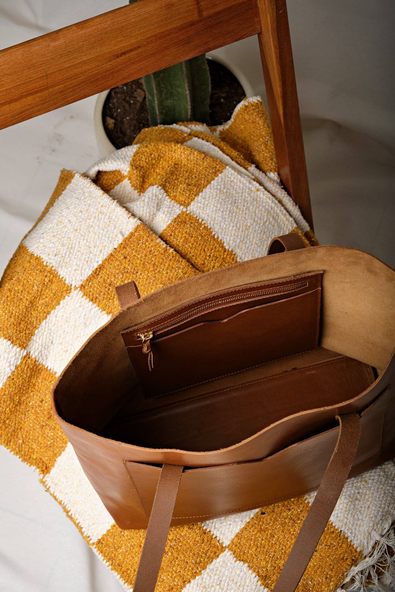 Cognito Tote - Tan